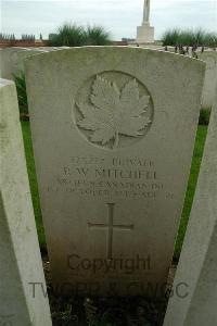 Canada Cemetery Tilloy Les Cambrai - Mitchell, Robert William